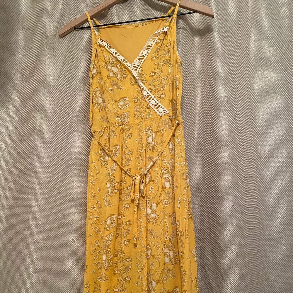 Cute Flowy Yellow Dress
